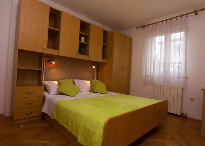 Refined And Timeless Krk With Terrace - Two Bedroom With Terrace Krk Town