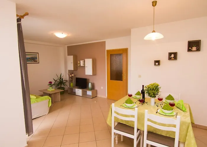 Refined And Timeless Krk With Terrace - Two Bedroom With Terrace Krk Town
